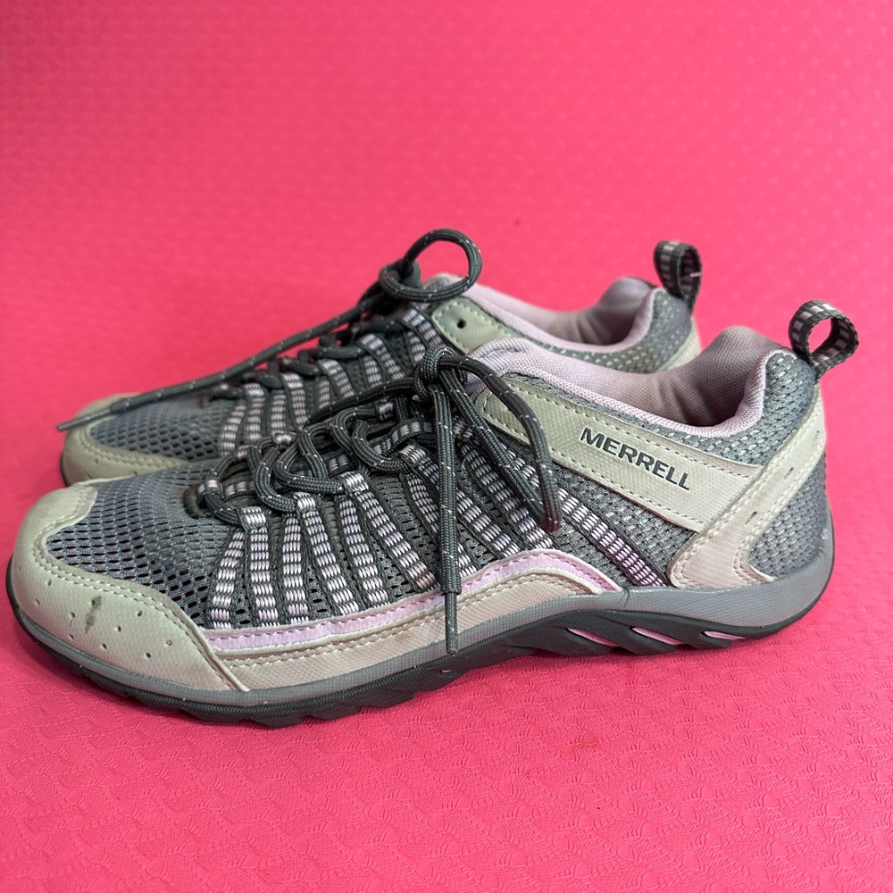 MERREL HIKING SHOES